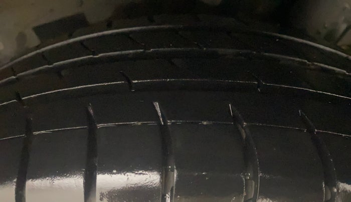 2016 Hyundai Grand i10 SPORTZ 1.2 KAPPA VTVT, Petrol, Manual, 44,611 km, Left Rear Tyre Tread