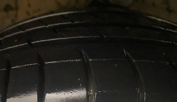 2016 Hyundai Grand i10 SPORTZ 1.2 KAPPA VTVT, Petrol, Manual, 44,611 km, Right Front Tyre Tread