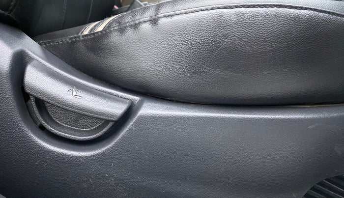 2016 Hyundai Grand i10 MAGNA 1.2 KAPPA VTVT, Petrol, Manual, 88,133 km, Driver Side Adjustment Panel
