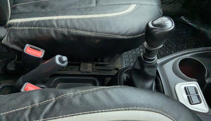 2018 Datsun Redi Go T (O), CNG, Manual, 71,266 km, Gear Lever