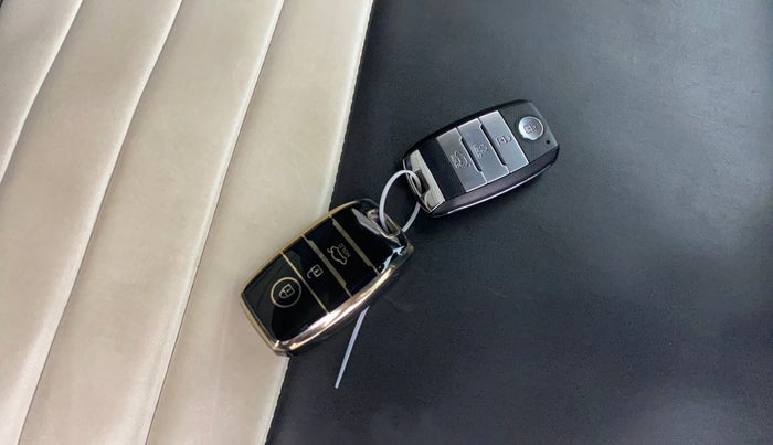 2022 KIA SELTOS HTX IVT 1.5 PETROL, Petrol, Automatic, 61,271 km, Key Close Up