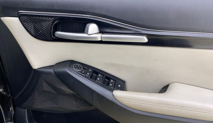 2022 KIA SELTOS HTX IVT 1.5 PETROL, Petrol, Automatic, 61,271 km, Driver Side Door Panels Control