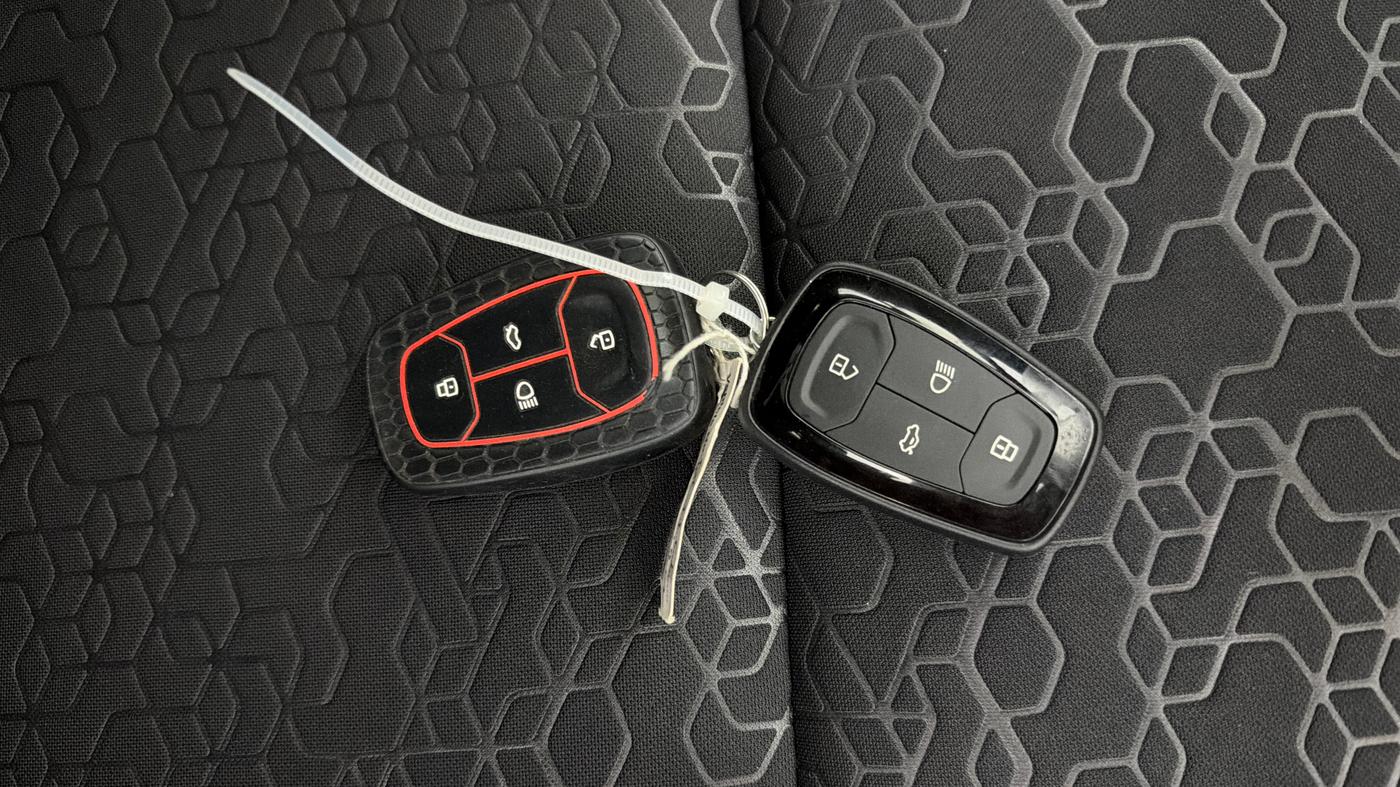 2023 Tata ALTROZ XZ PLUS SUNROOF CNG, CNG, Manual, 53,571 km, Key Close Up