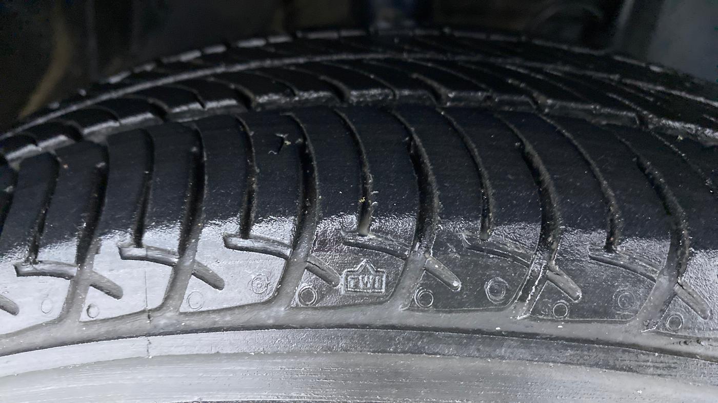 2019 Datsun Go Plus T (O) CVT, Petrol, Automatic, 15,756 km, Right Front Tyre Tread