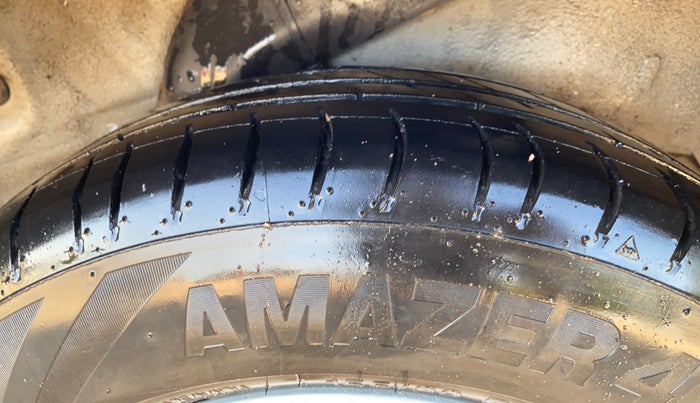 2014 Hyundai i10 MAGNA 1.1, Petrol, Manual, 66,739 km, Left Rear Tyre Tread