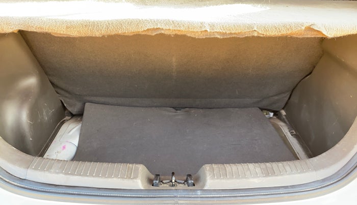 2014 Hyundai i10 MAGNA 1.1, Petrol, Manual, 66,739 km, Boot Inside