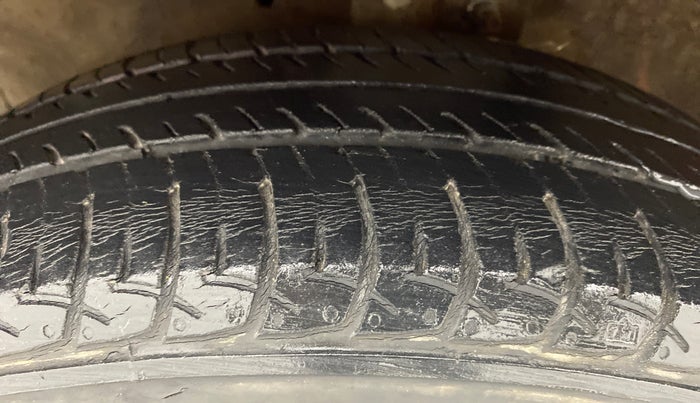 2016 Maruti Celerio VXI (O) AMT, Petrol, Automatic, 31,035 km, Left Front Tyre Tread