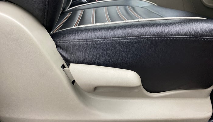 2016 Maruti Celerio VXI (O) AMT, Petrol, Automatic, 31,035 km, Driver Side Adjustment Panel