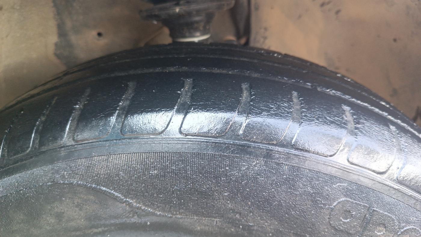 2018 Maruti IGNIS DELTA 1.2 AMT, Petrol, Automatic, 69,957 km, Right Rear Tyre Tread
