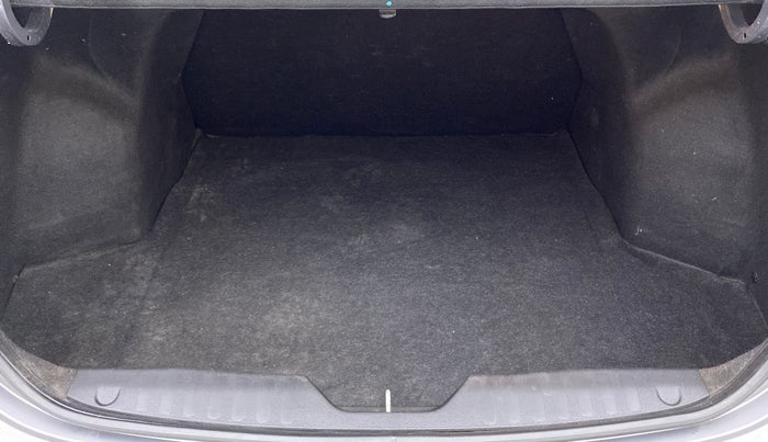 2017 Maruti Ciaz  ZDI SHVS, Diesel, Manual, 86,437 km, Boot Inside