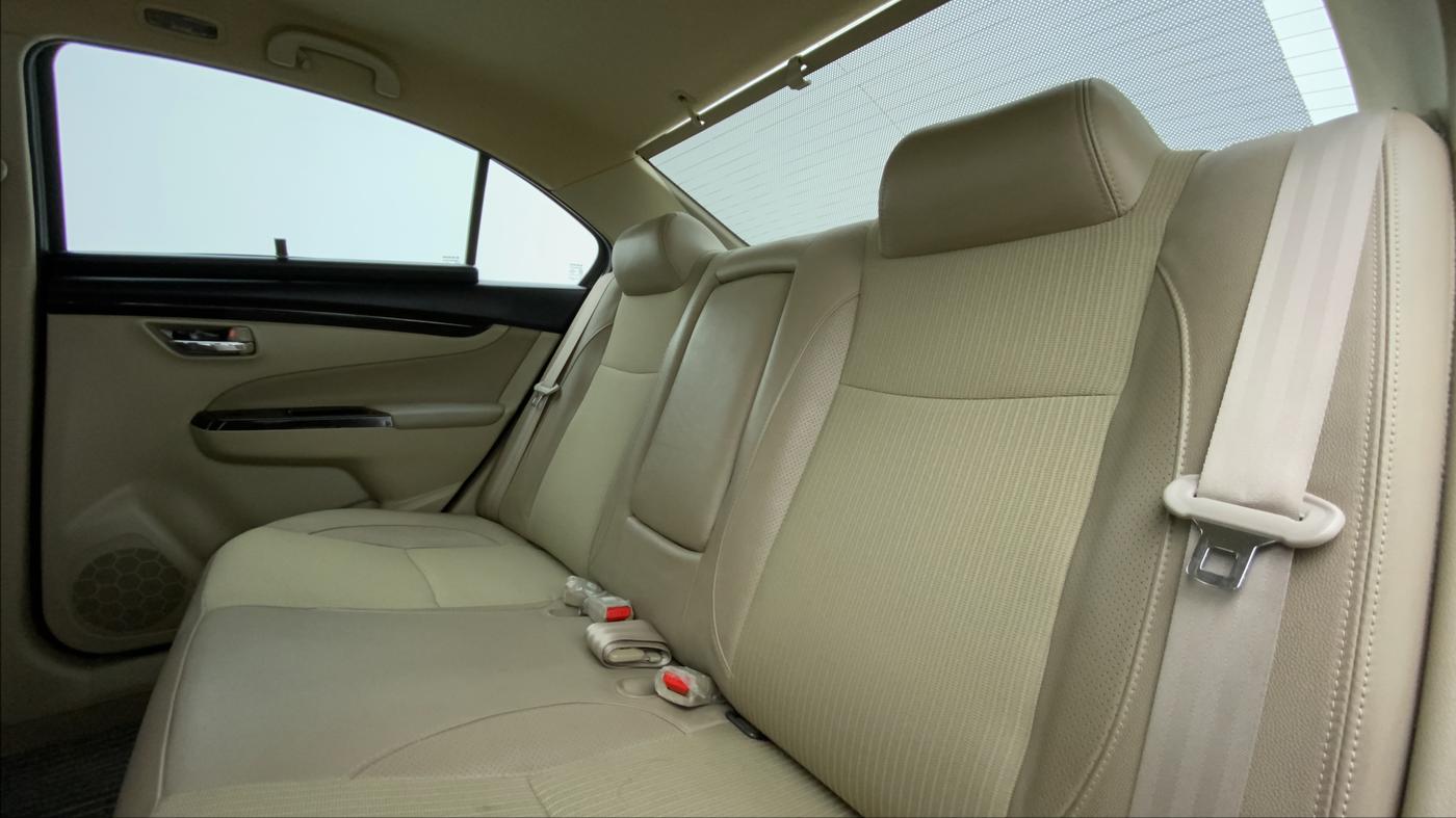 2017 Maruti Ciaz  ZDI SHVS, Diesel, Manual, 86,437 km, Right Side Rear Door Cabin