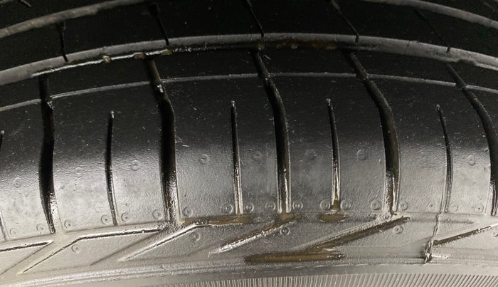 2021 Hyundai VENUE SX PLUS 1.0 TURBO DCT, Petrol, Automatic, 97,130 km, Left Rear Tyre Tread