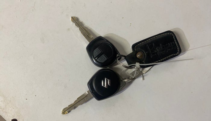 2016 Maruti Swift LXI (O), Petrol, Manual, 72,650 km, Key Close Up