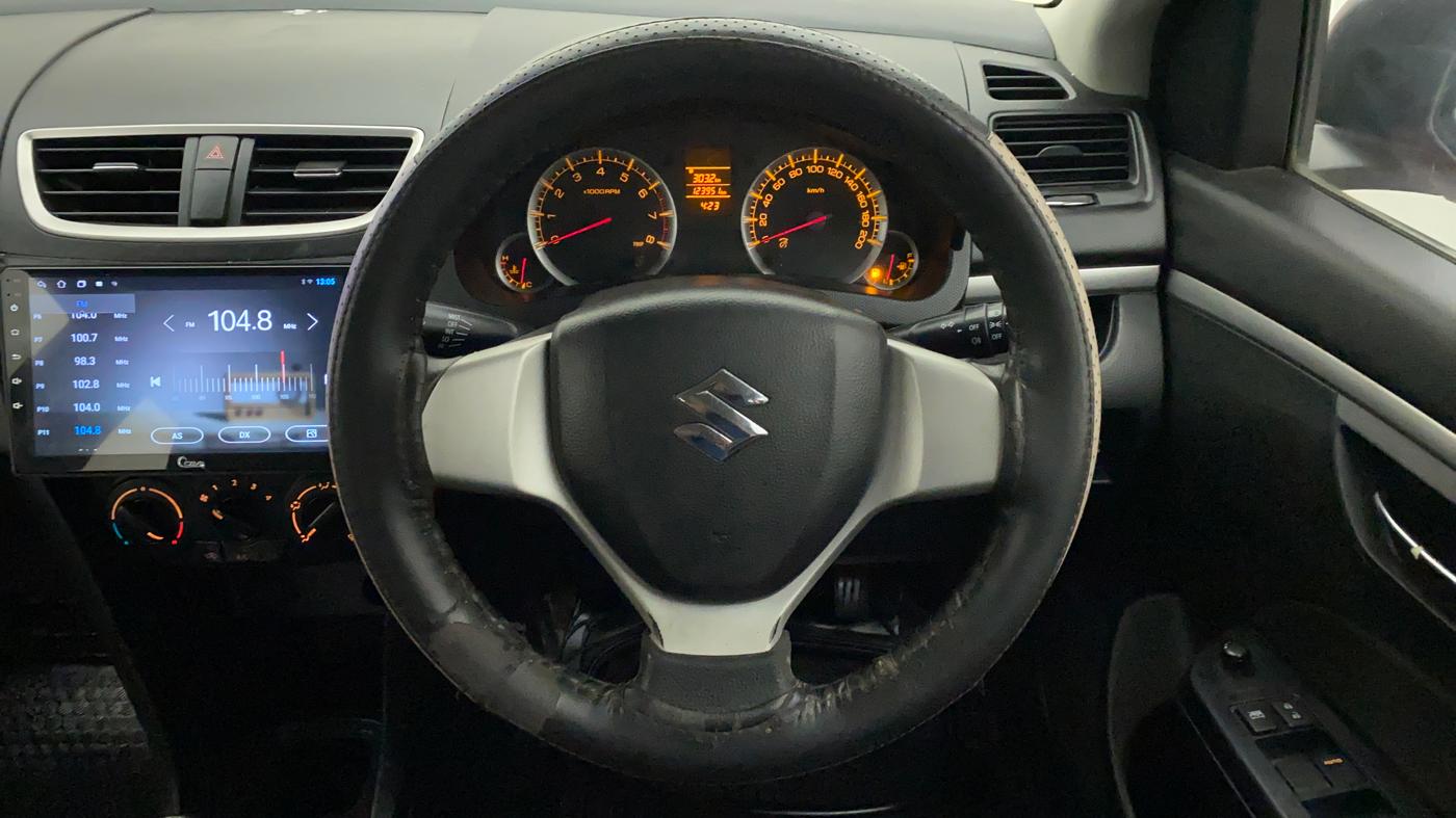 2012 Maruti Swift VXI, Petrol, Manual, 1,24,132 km, Steering Wheel Close Up