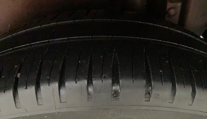 2012 Maruti Swift VXI, Petrol, Manual, 1,24,132 km, Left Rear Tyre Tread