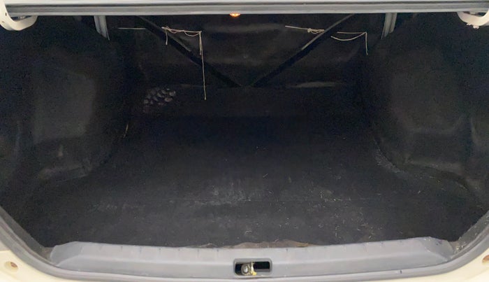 2011 Toyota Etios G, Petrol, Manual, 68,931 km, Boot Inside