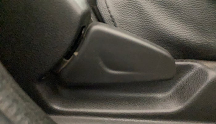 2025 Renault Kwid RXL 1.0 (O), Petrol, Manual, 5,101 km, Driver Side Adjustment Panel