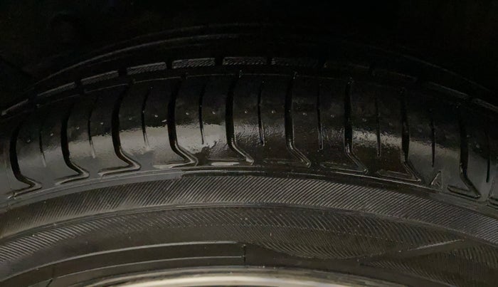 2015 Toyota Etios CROSS 1.2 G, Petrol, Manual, 70,549 km, Left Rear Tyre Tread