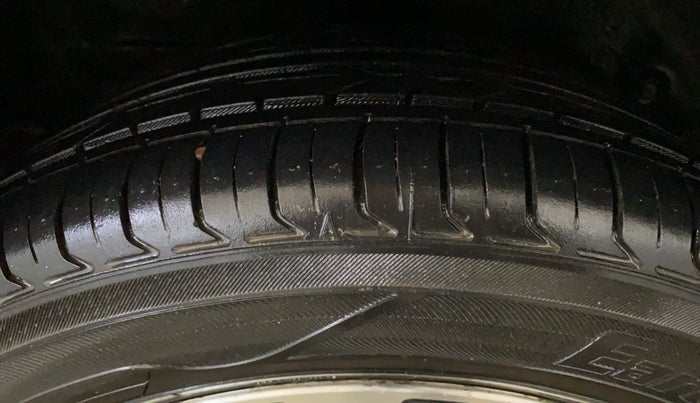 2015 Toyota Etios CROSS 1.2 G, Petrol, Manual, 70,549 km, Right Rear Tyre Tread