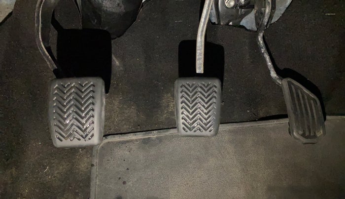 2015 Toyota Etios CROSS 1.2 G, Petrol, Manual, 70,549 km, Pedals