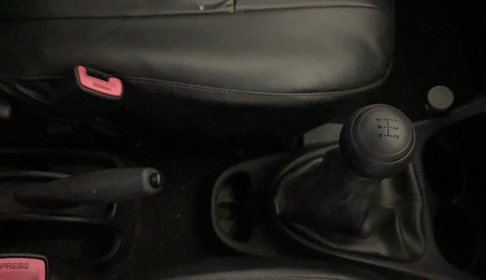 2015 Toyota Etios CROSS 1.2 G, Petrol, Manual, 70,549 km, Gear Lever