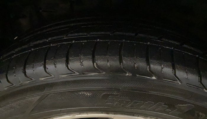 2015 Toyota Etios CROSS 1.2 G, Petrol, Manual, 70,549 km, Left Front Tyre Tread