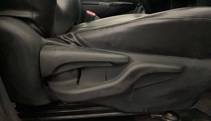 2015 Toyota Etios CROSS 1.2 G, Petrol, Manual, 70,549 km, Driver Side Adjustment Panel