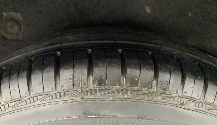 2011 Hyundai i10 MAGNA 1.2, Petrol, Manual, 95,606 km, Right Rear Tyre Tread