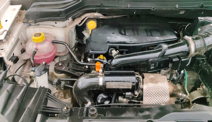 2022 Mahindra XUV300 W6 1.2 PETROL AMT, Petrol, Automatic, 36,886 km, Engine View - Right