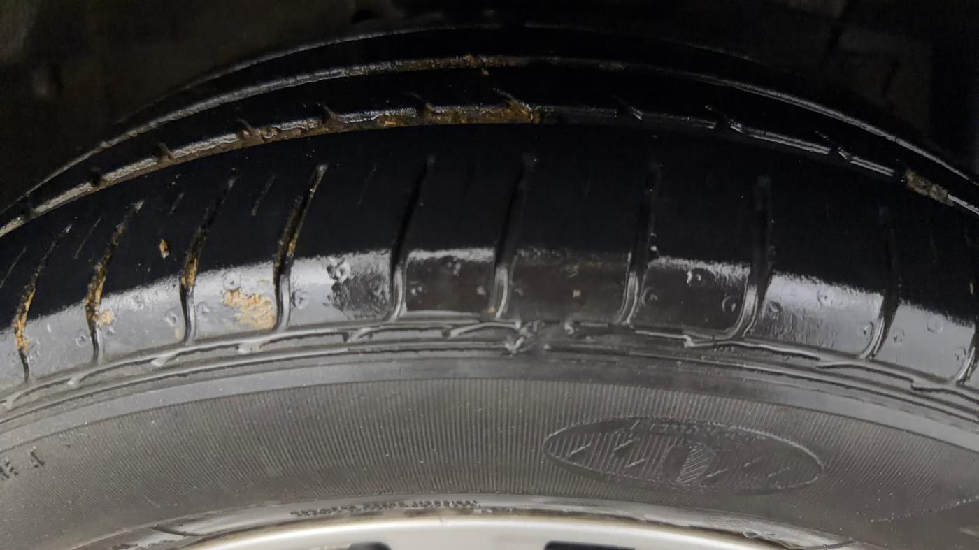 2018 Maruti Ciaz ZETA 1.4  AT PETROL, Petrol, Automatic, 57,380 km, Right Front Tyre Tread
