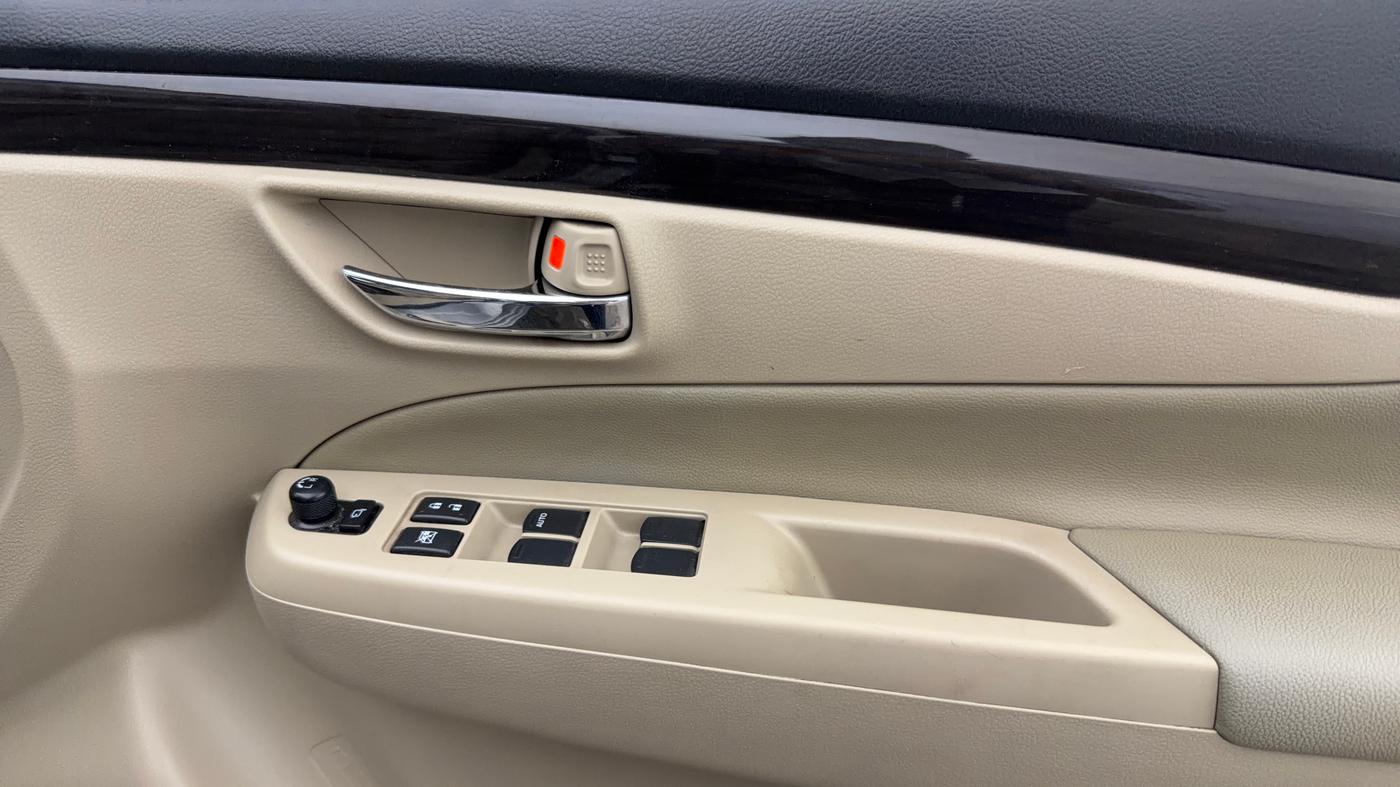 2018 Maruti Ciaz ZETA 1.4  AT PETROL, Petrol, Automatic, 57,380 km, Driver Side Door Panels Control