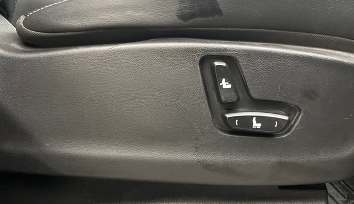 2020 MG HECTOR SHARP 2.0 DIESEL, Diesel, Manual, 88,569 km, Driver Side Adjustment Panel