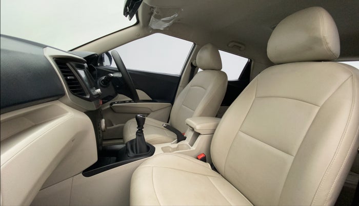 2020 Mahindra XUV300 W6 1.5 DIESEL, Diesel, Manual, 17,702 km, Right Side Front Door Cabin