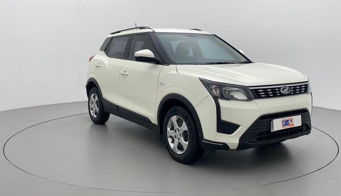 2020 Mahindra XUV300 W6 1.5 DIESEL, Diesel, Manual, 17,702 km, Right Front Diagonal