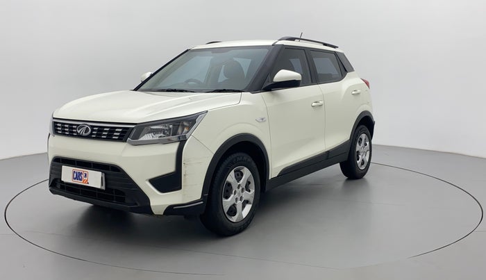 2020 Mahindra XUV300 W6 1.5 DIESEL, Diesel, Manual, 17,702 km, Left Front Diagonal