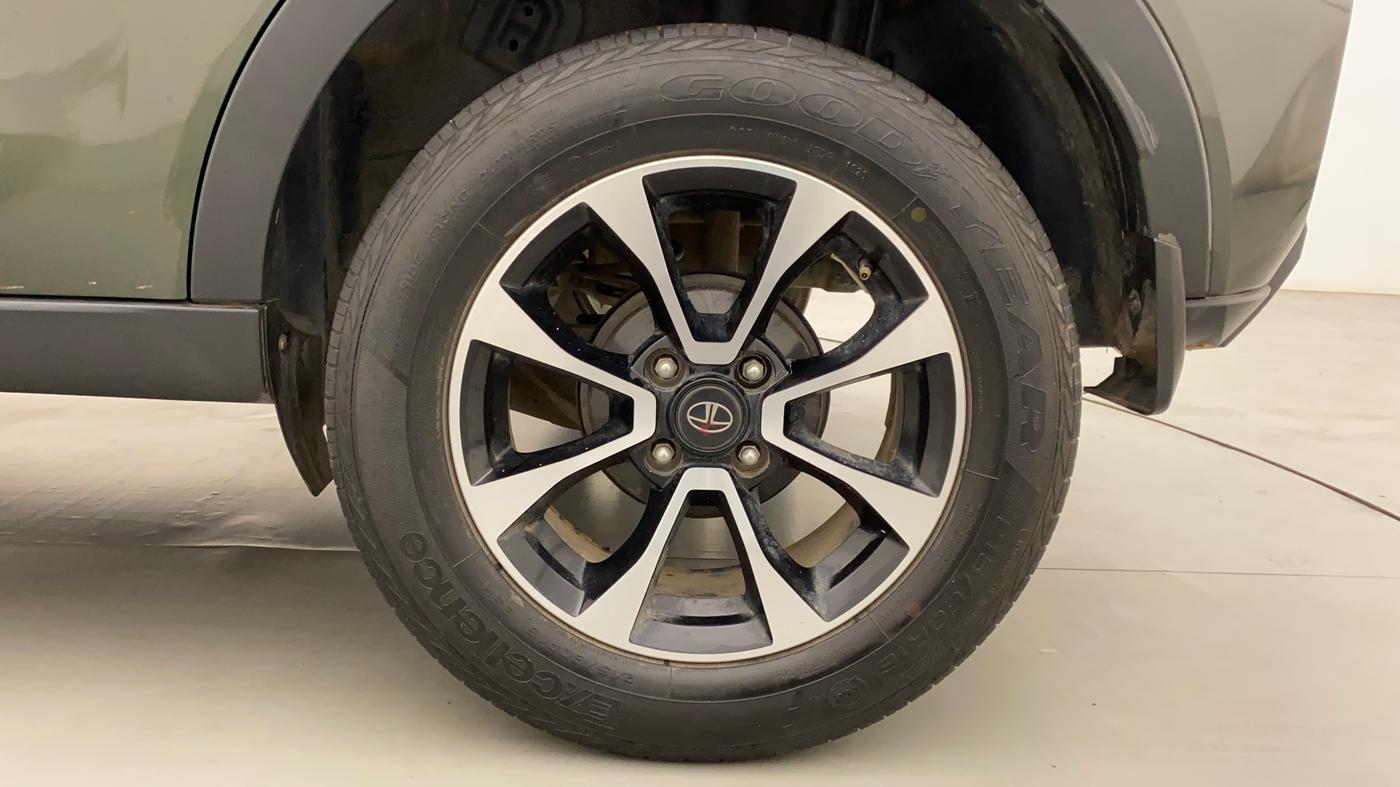 2020 Tata NEXON XZ PLUS (O) DIESEL DUAL TONE, Diesel, Manual, 87,377 km, Left Rear Wheel