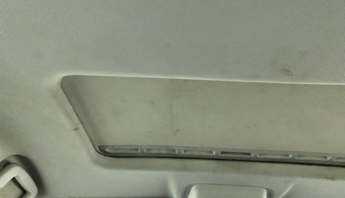 2020 Tata NEXON XZ PLUS (O) DIESEL DUAL TONE, Diesel, Manual, 87,377 km, Ceiling - Roof lining minor dirty