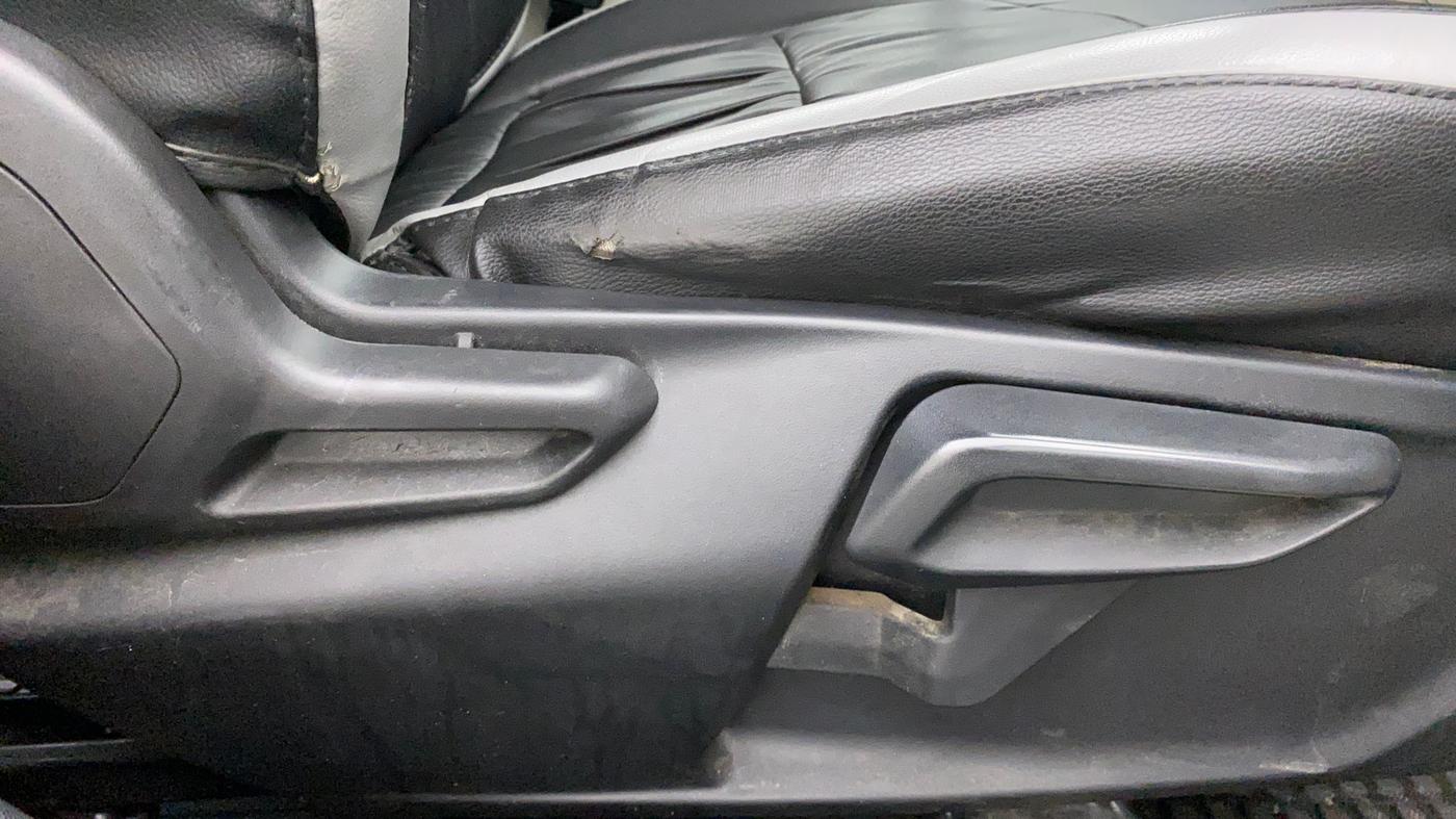 2020 Tata NEXON XZ PLUS (O) DIESEL DUAL TONE, Diesel, Manual, 87,377 km, Driver Side Adjustment Panel