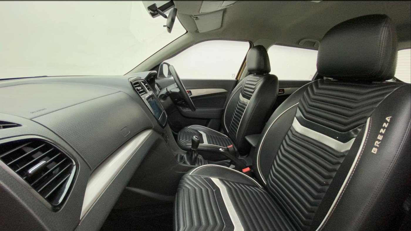 2016 Maruti Vitara Brezza ZDI PLUS DUAL TONE, Diesel, Manual, 1,19,713 km, Right Side Front Door Cabin