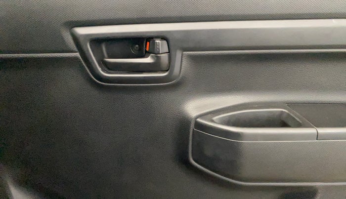 2021 Maruti S PRESSO VXI, CNG, Manual, 65,456 km, Driver Side Door Panels Control