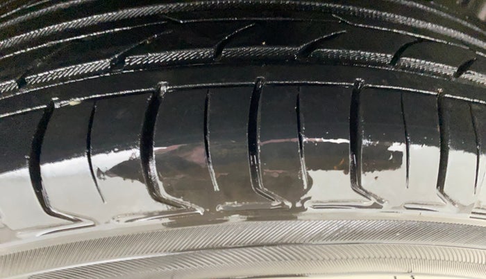 2021 Hyundai GRAND I10 NIOS SPORTZ 1.2 KAPPA VTVT, Petrol, Manual, 49,165 km, Right Front Tyre Tread