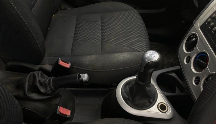 2013 Ford Figo TITANIUM 1.2 PETROL, Petrol, Manual, 56,576 km, Gear Lever