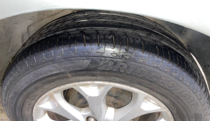 2013 Ford Figo TITANIUM 1.2 PETROL, Petrol, Manual, 56,576 km, Left Rear Tyre Tread