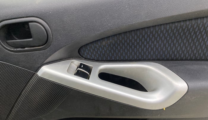 2013 Ford Figo TITANIUM 1.2 PETROL, Petrol, Manual, 56,576 km, Driver Side Door Panels Control