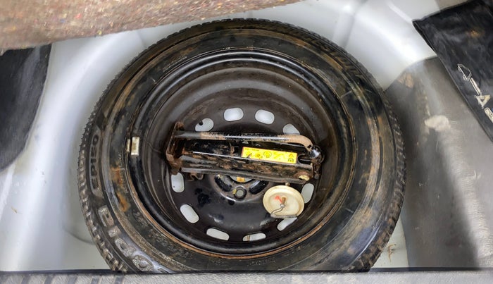 2013 Ford Figo TITANIUM 1.2 PETROL, Petrol, Manual, 56,576 km, Spare Tyre