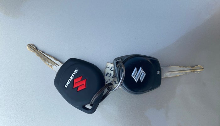 2014 Maruti Wagon R 1.0 VXI, Petrol, Manual, 74,074 km, Key Close Up