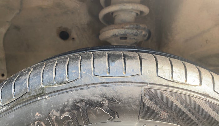 2014 Maruti Wagon R 1.0 VXI, Petrol, Manual, 74,074 km, Left Front Tyre Tread