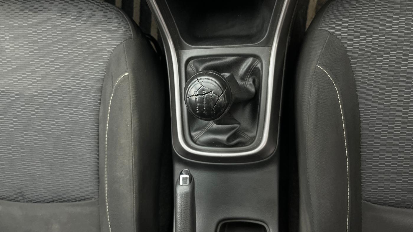 2018 Maruti S Cross SIGMA 1.3, Diesel, Manual, 62,019 km, Gear Lever