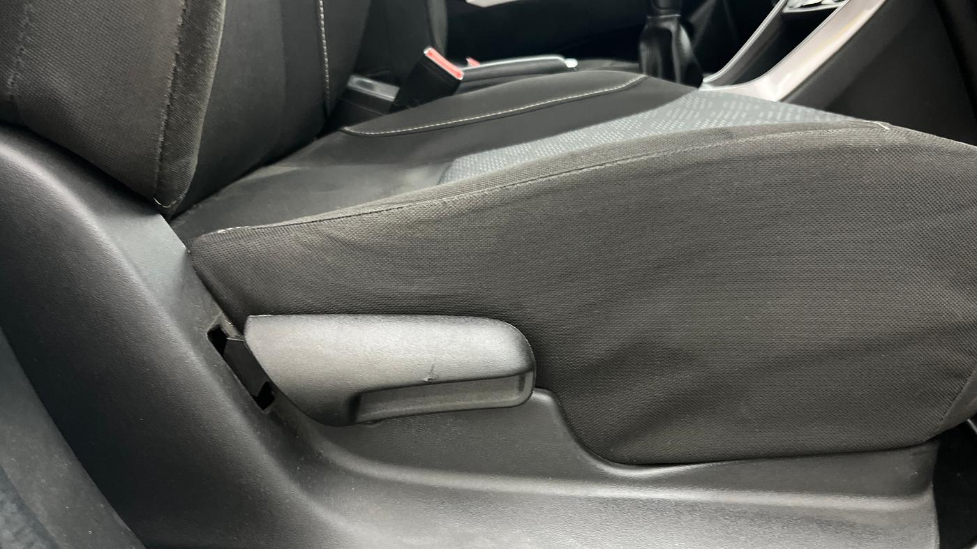 2018 Maruti S Cross SIGMA 1.3, Diesel, Manual, 62,019 km, Driver Side Adjustment Panel