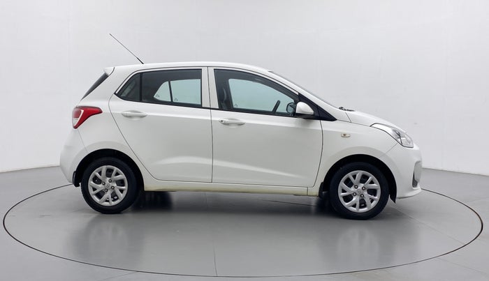 2018 Hyundai Grand i10 MAGNA 1.2 VTVT, Petrol, Manual, 12,580 km, Right Side View